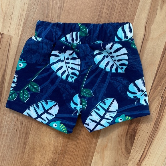 Two Piece Iguana Outfit - Picture 6 of 12